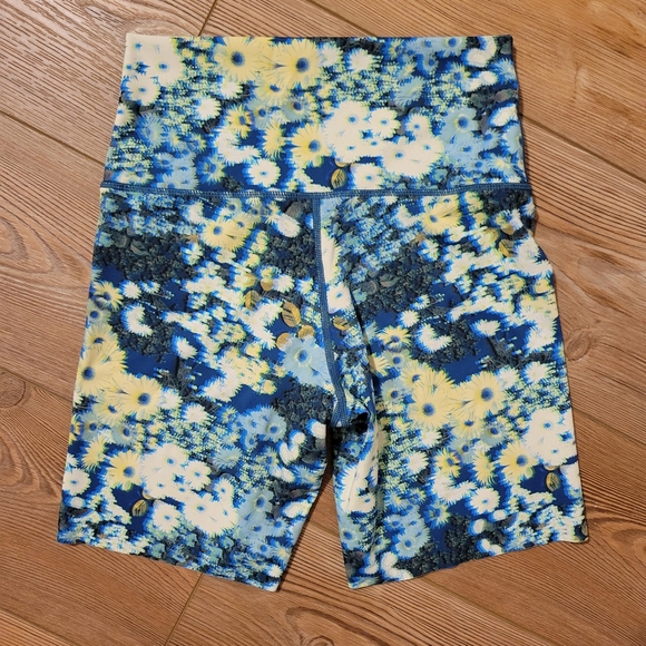 Aerie Offline Goals 3D 7" Bike Short Blue Floral Pattern Path Size Medium - Picture 4 of 5
